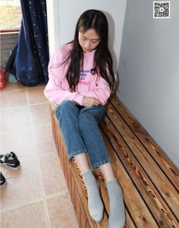 勿恋传媒#No.001 清纯系大一女生的vans与棉袜 [254P/1.10GB]