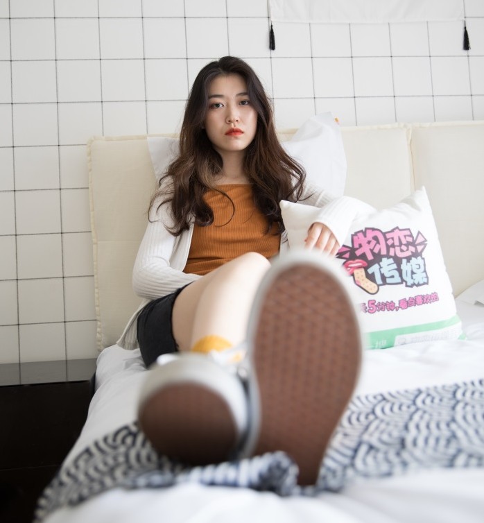 勿恋传媒 No.172：佳琪-民宿里纯情的她 [144P/1V/2.2G]