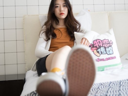 勿恋传媒 No.172：佳琪-民宿里纯情的她 [144P/1V/2.2G]